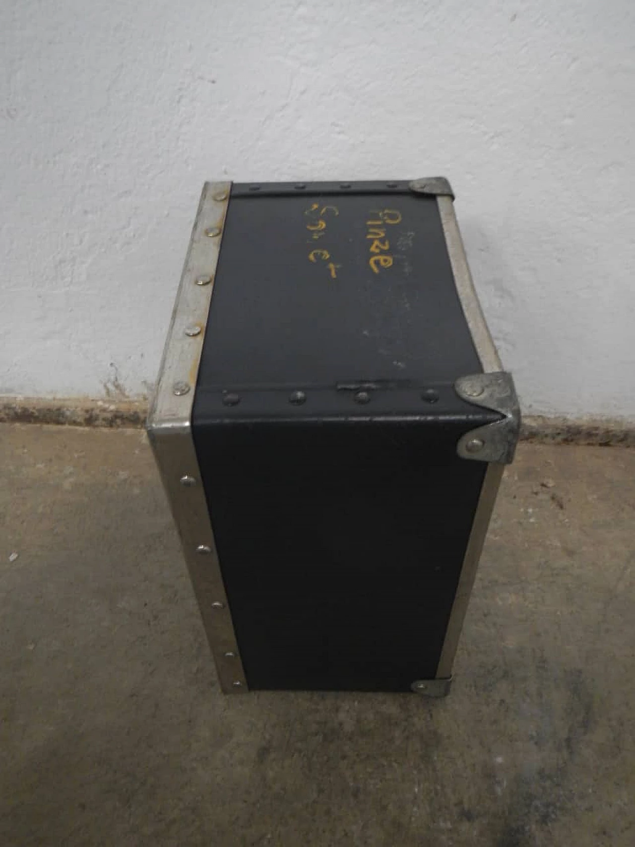 Resin cardboard box, 70s 1174388