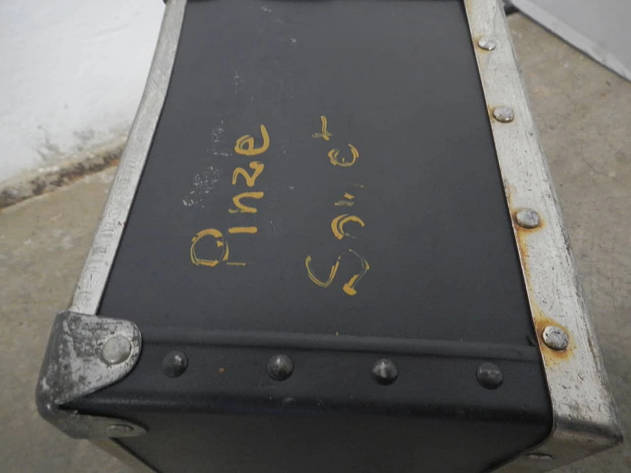 Resin cardboard box, 70s 1174389