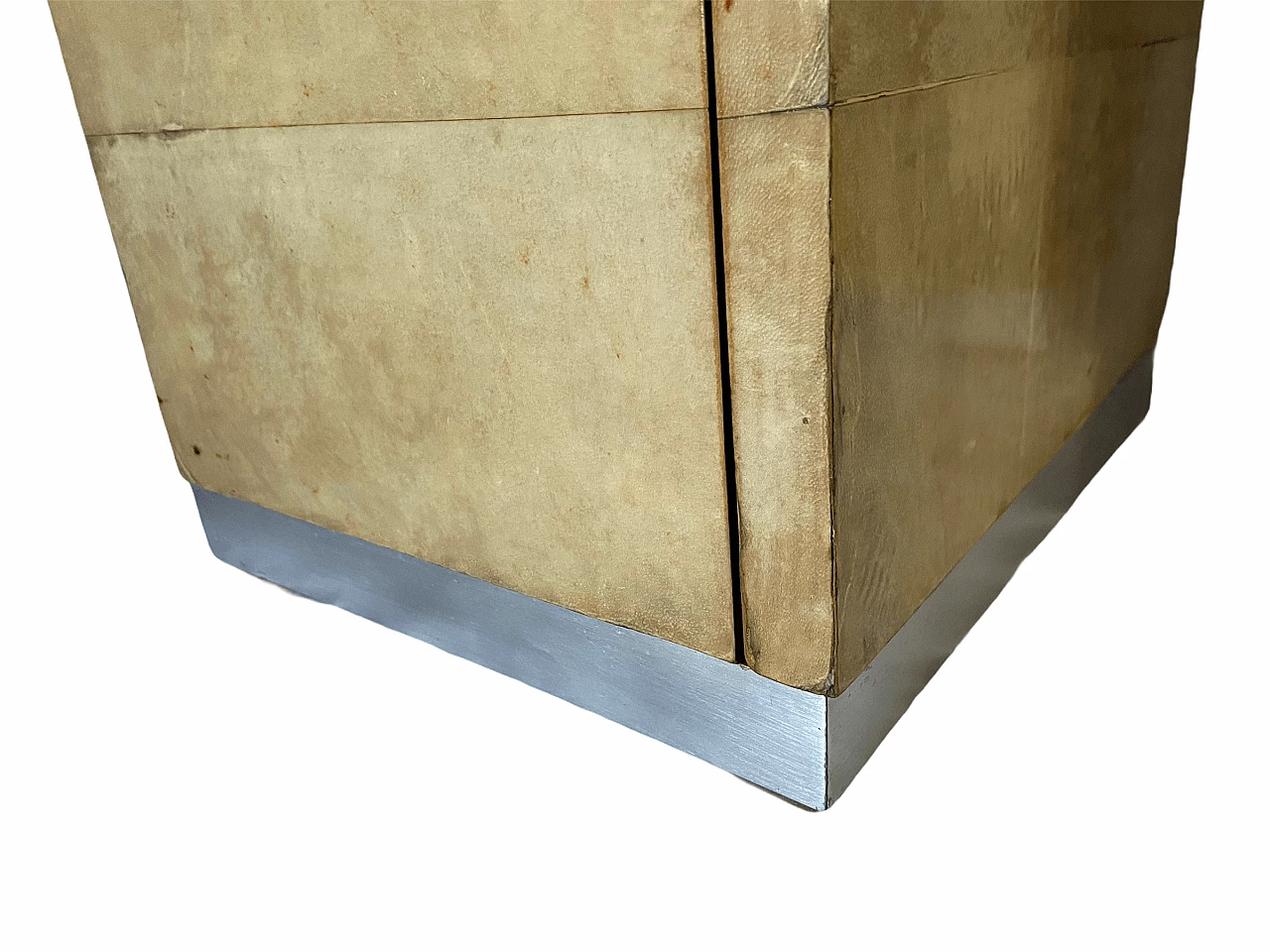 Coppia di comodini in pergamena, anni '50 1175054