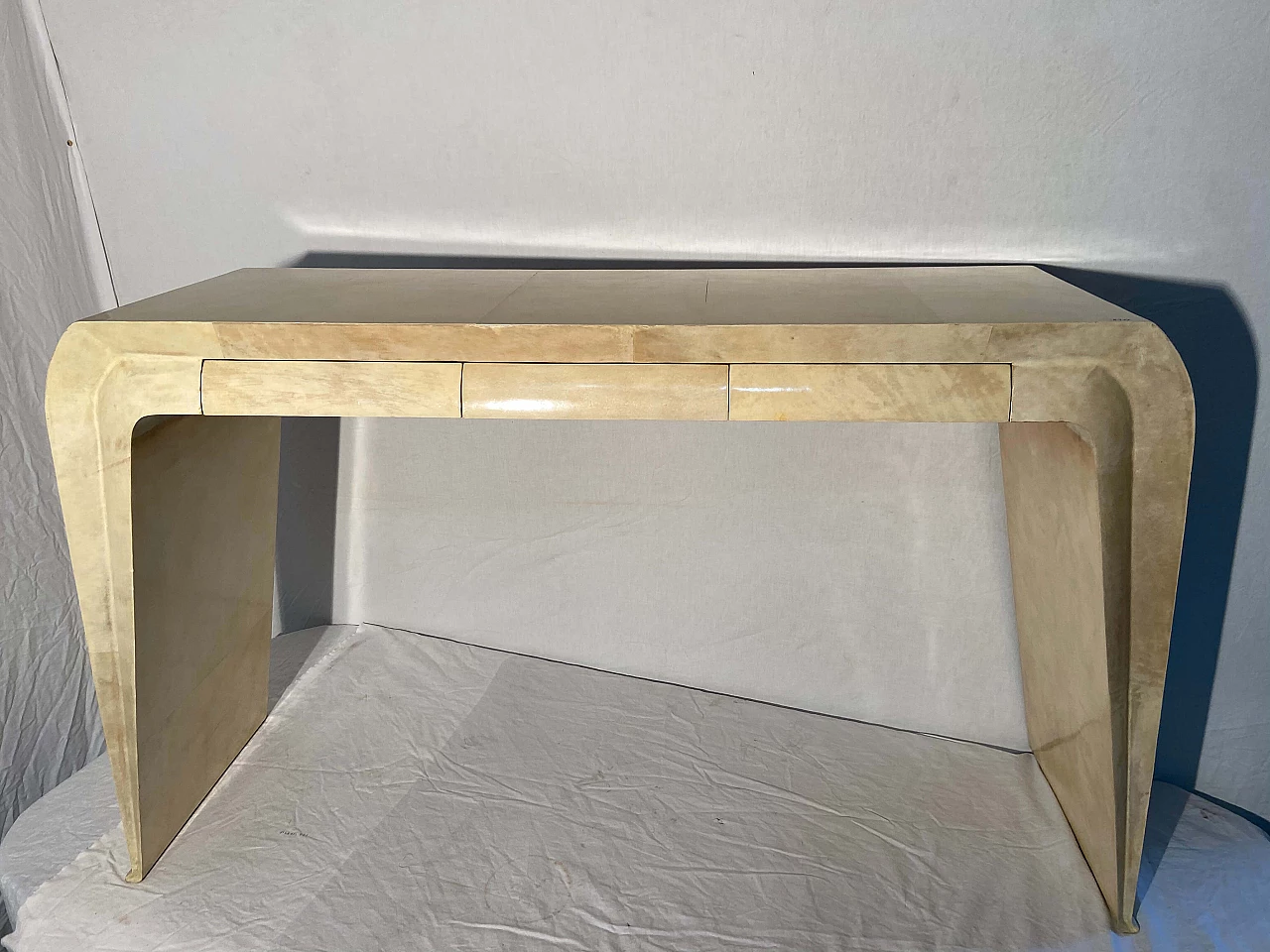 Consolle italiana in pergamena 1175327