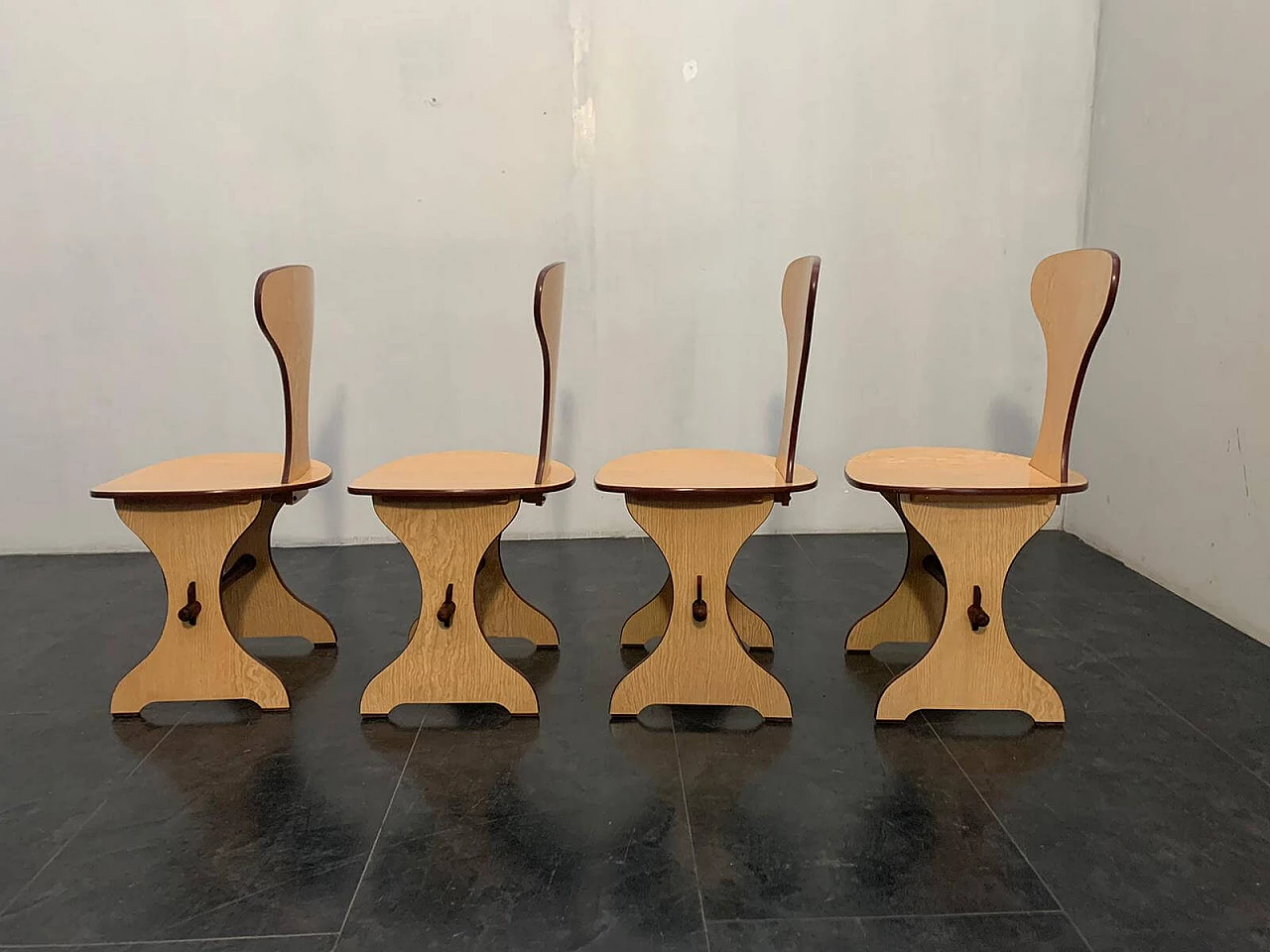 Tavolo e sedie in multistrato di faggio e rovere, di Pedini Fano, anni '60 1176498