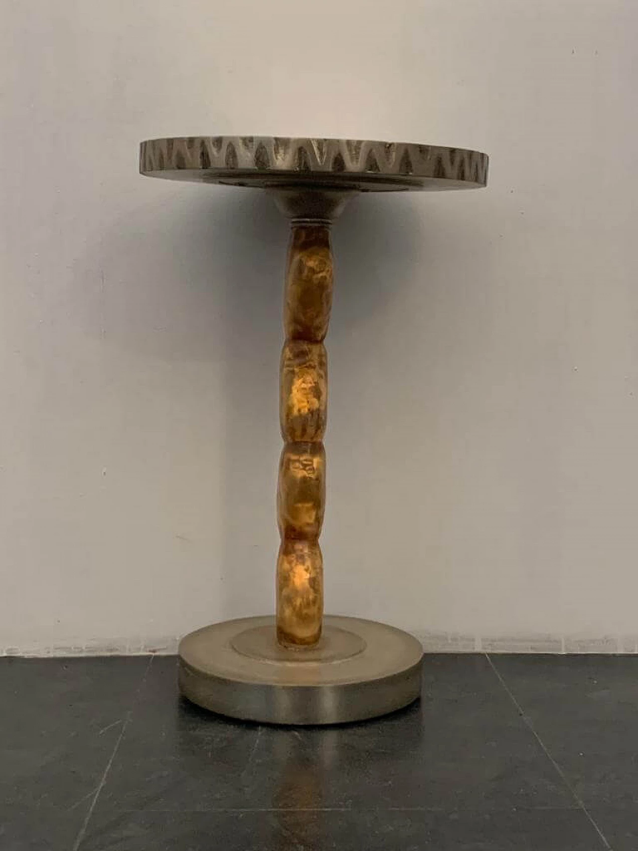 Tavolino in resina con inserti in oro con base e top in argento di Lam Lee Group Dallas, anni '90 1176571