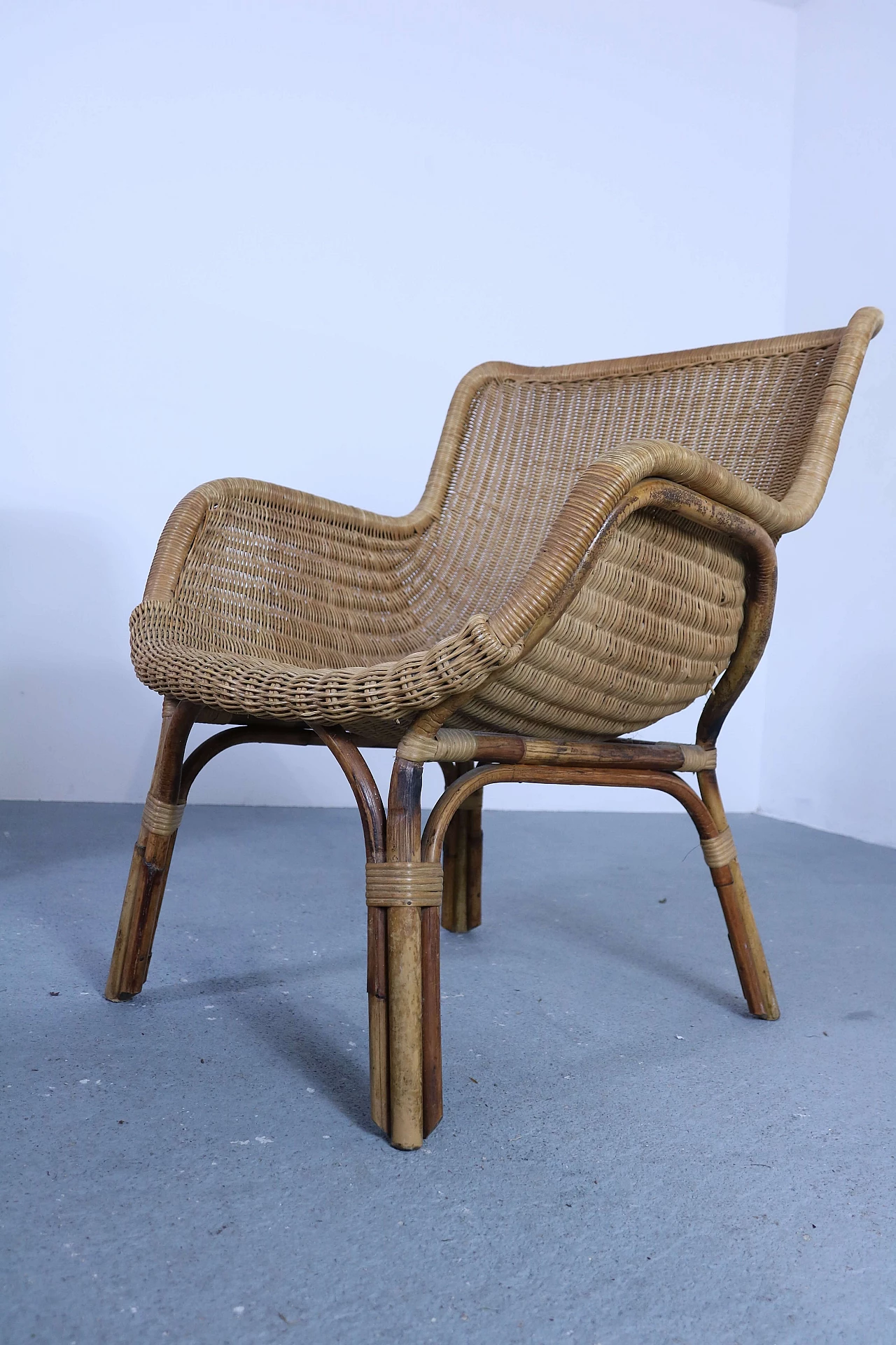Set of 2 wicker armchairs and 1 coffee table, 50s 1177408