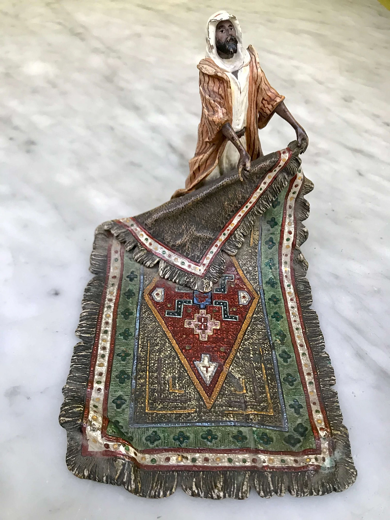 Franz Bergman, scultura viennese con “Venditore di tappeti” in bronzo policromo, originale ‘800 1177756