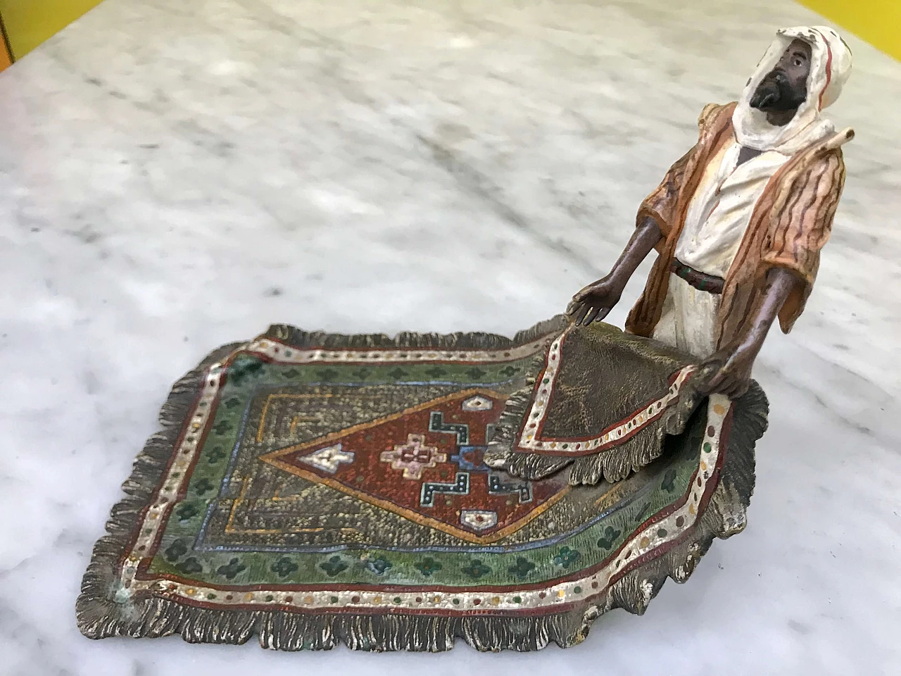 Franz Bergman, scultura viennese con “Venditore di tappeti” in bronzo policromo, originale ‘800 1177759