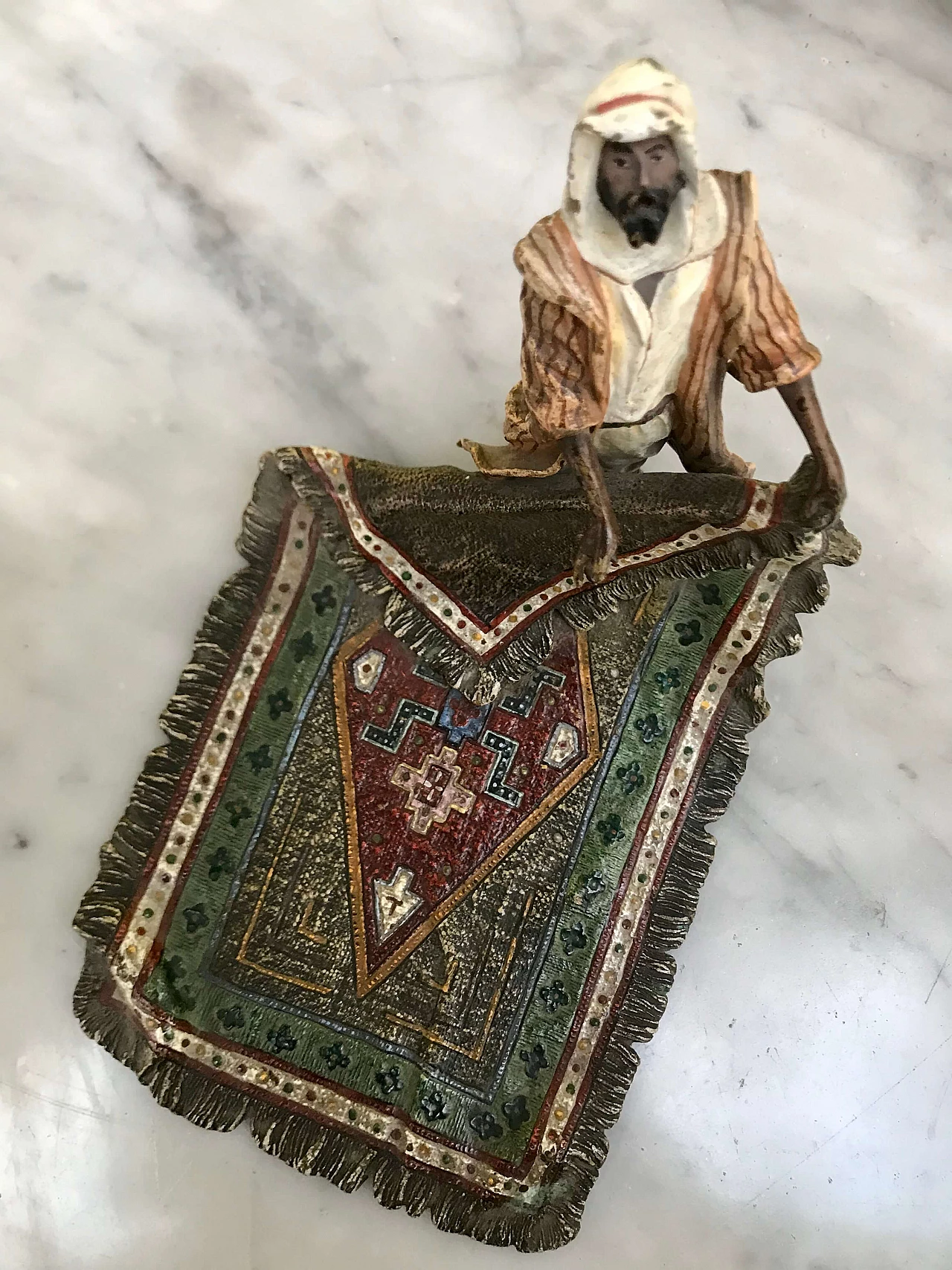 Franz Bergman, scultura viennese con “Venditore di tappeti” in bronzo policromo, originale ‘800 1177764