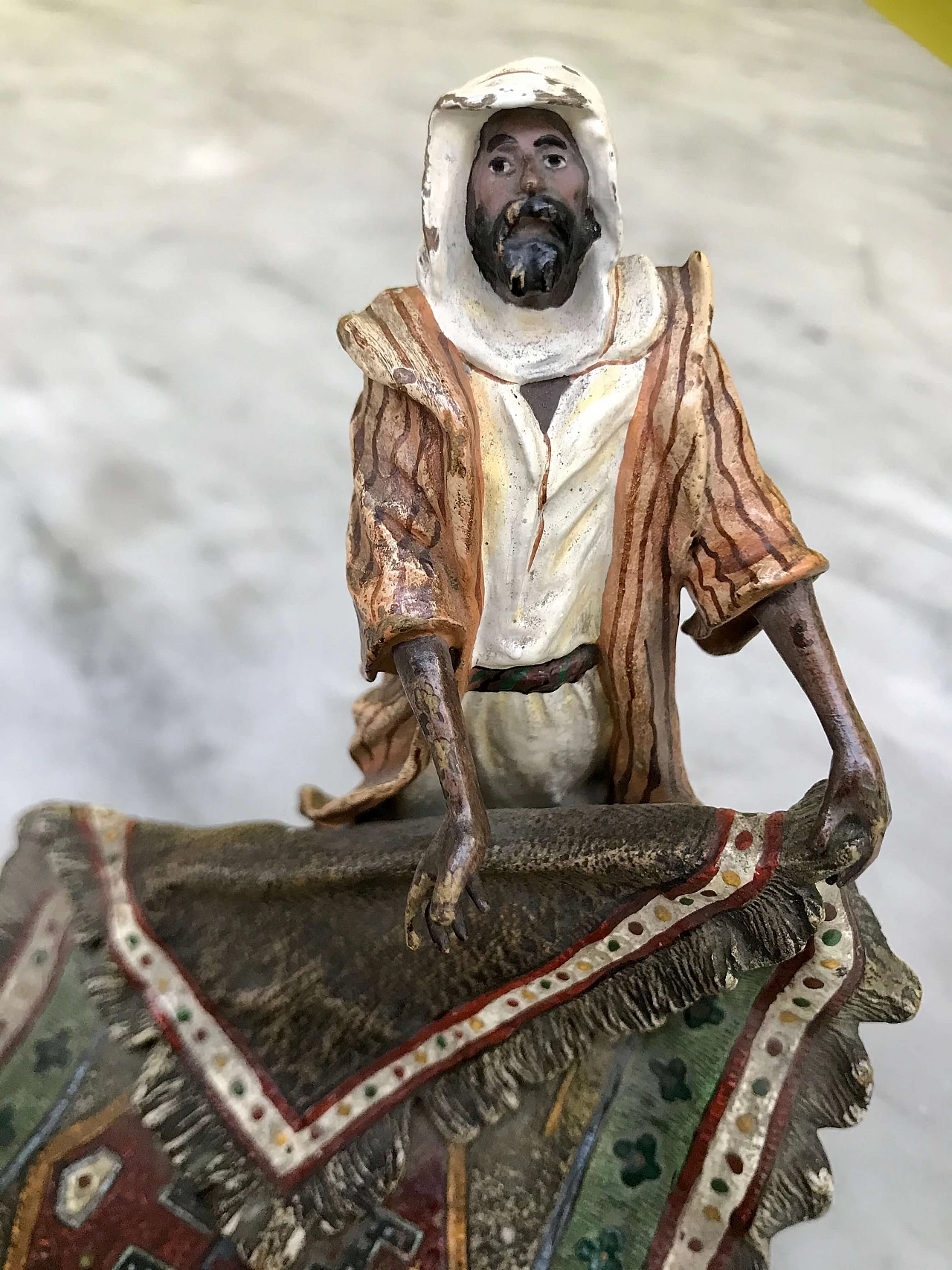 Franz Bergman, scultura viennese con “Venditore di tappeti” in bronzo policromo, originale ‘800 1177765