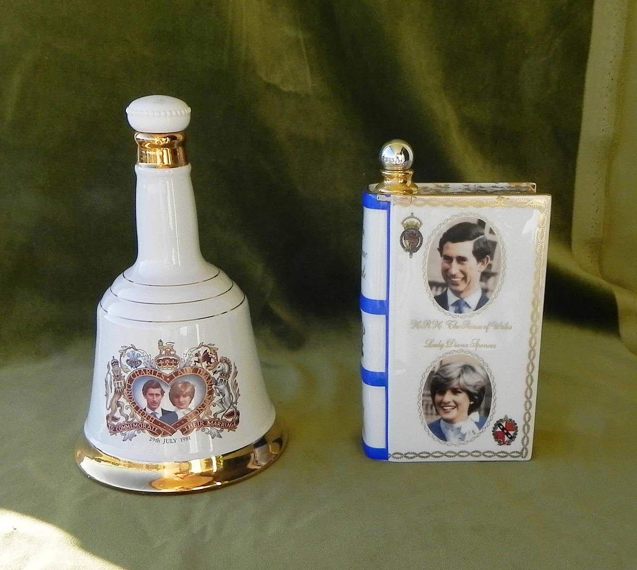 Ceramic bottles commemorative Lady Diana 1178096