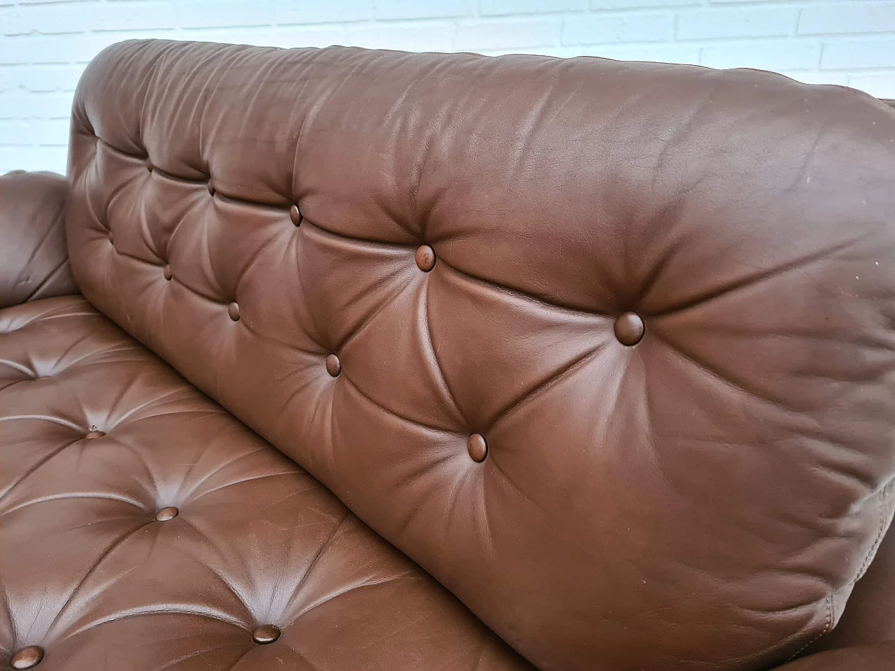 Sofa in brown leather, 70s 1179674