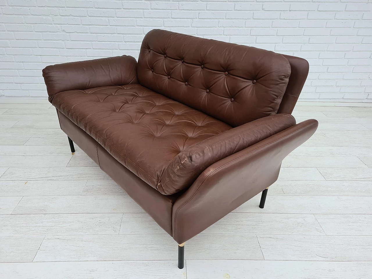 Sofa in brown leather, 70s 1179679