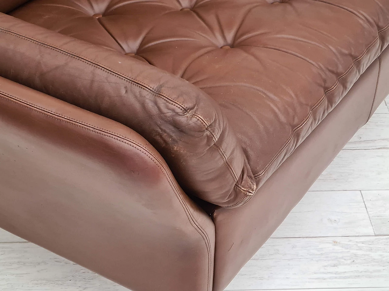 Sofa in brown leather, 70s 1179691