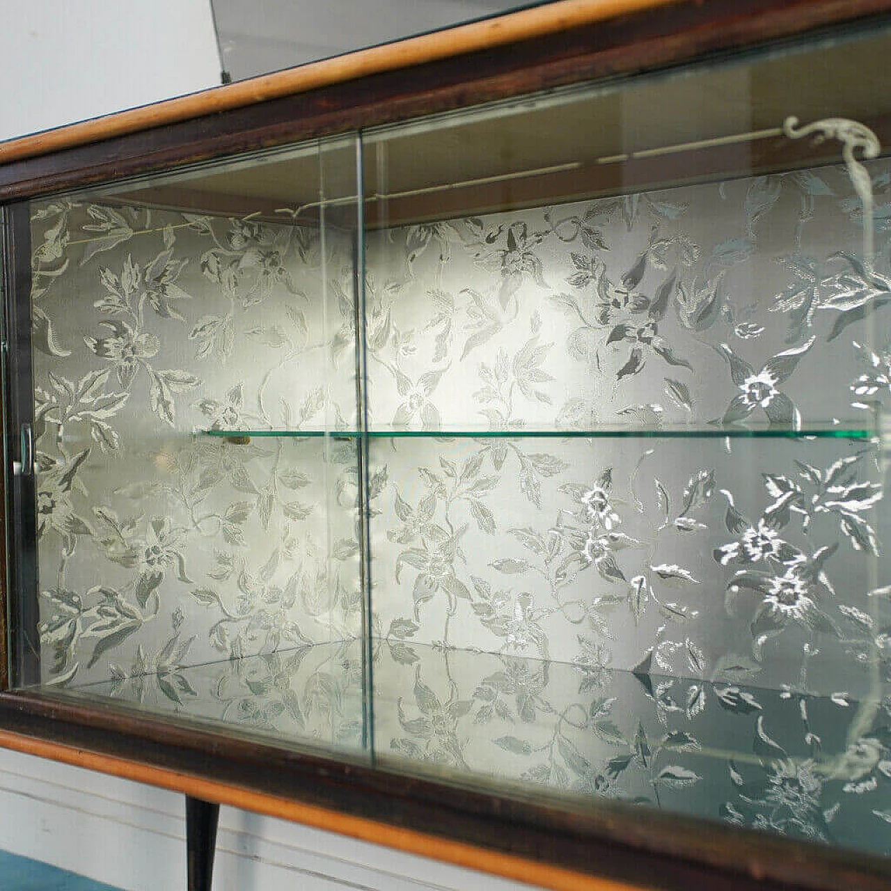 Sideboard with mirror in dark wood and glass, 50s 1179941