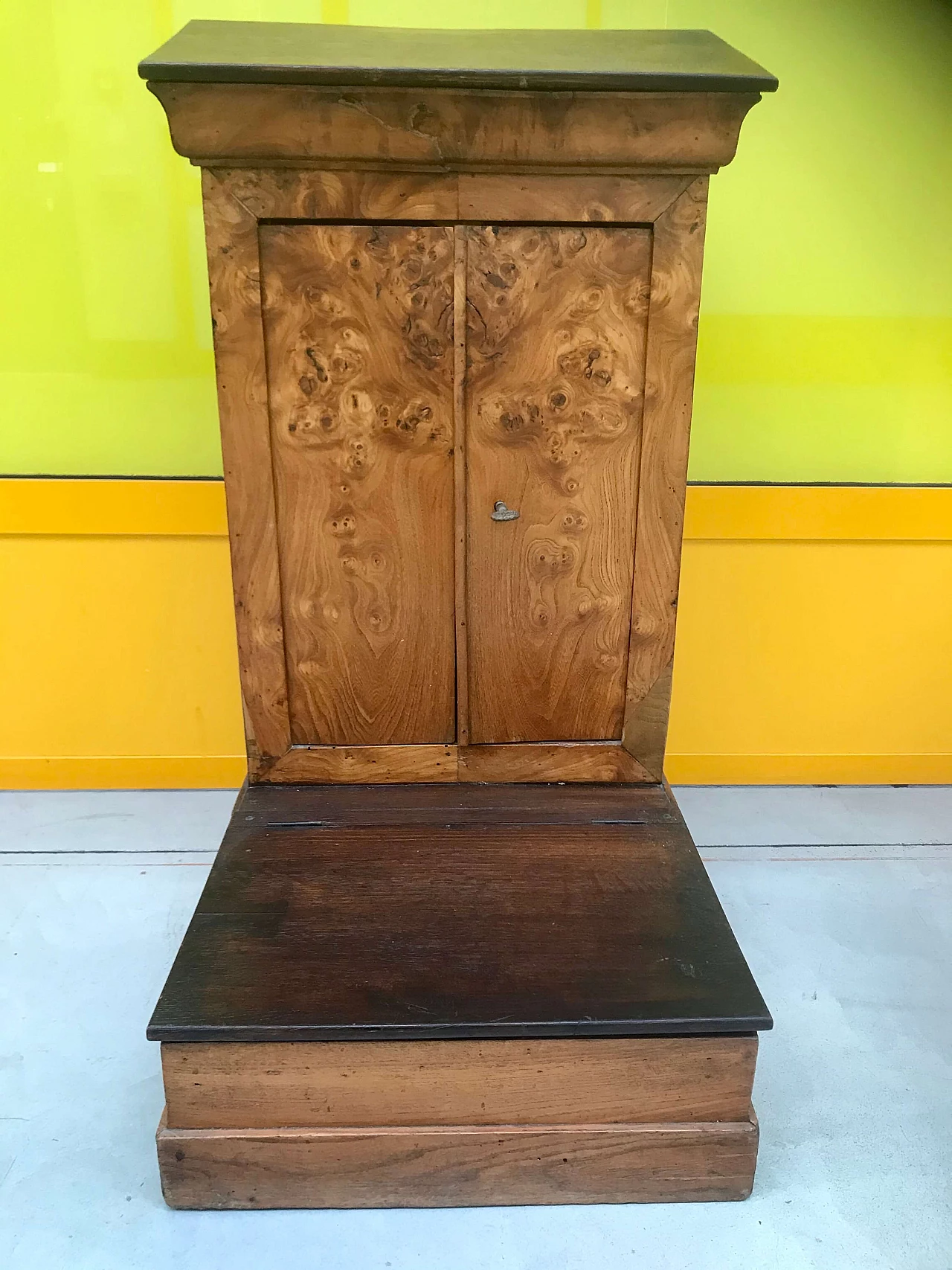 Inginocchiatoio da centro Carlo X in radica d’Olmo e Rovere, originale '800 1180025