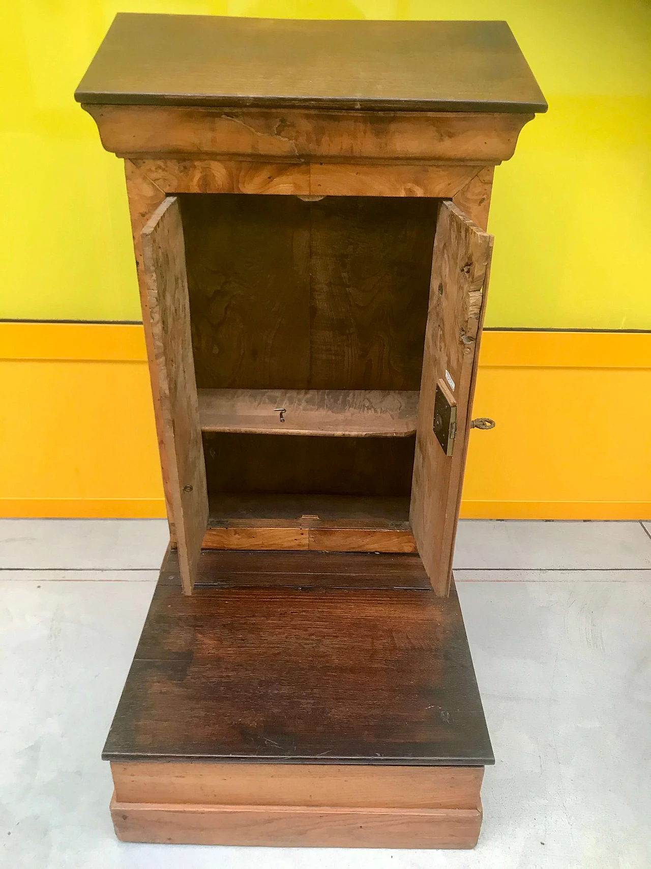 Inginocchiatoio da centro Carlo X in radica d’Olmo e Rovere, originale '800 1180033