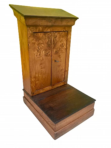 Charles X center piece kneeler in Elm and Oak wood, original from the 19th century