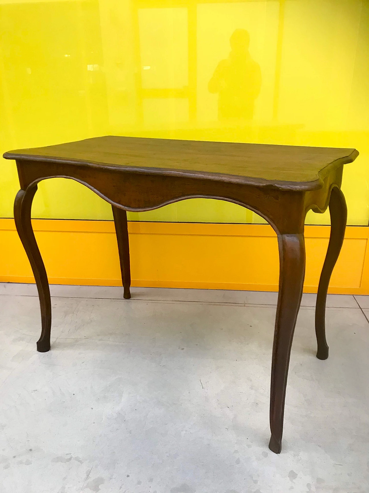 Console Luigi XV Piemontese in noce con piedi a zoccolo di capra, originale '700 1180228