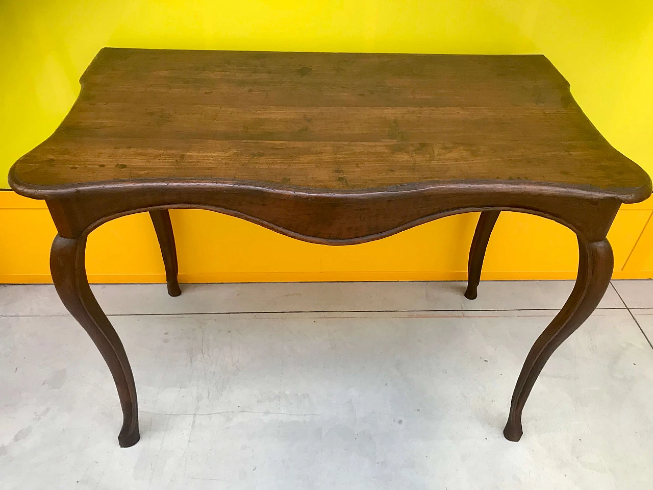 Console Luigi XV Piemontese in noce con piedi a zoccolo di capra, originale '700 1180229