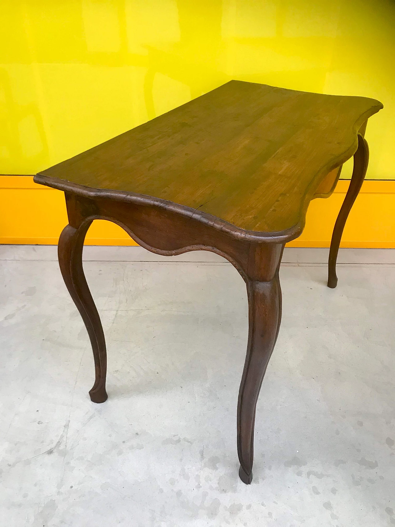 Console Luigi XV Piemontese in noce con piedi a zoccolo di capra, originale '700 1180236