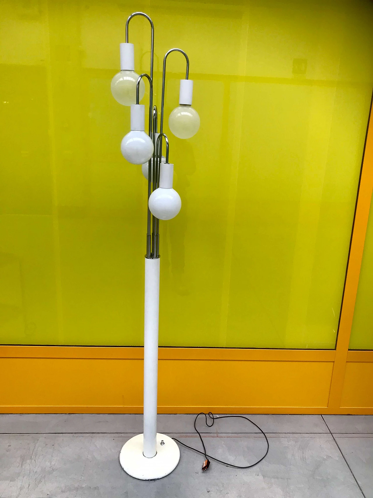 "Waterfall" floor lamp by Robert Sonneman, white and chrome, original 70s 1180263