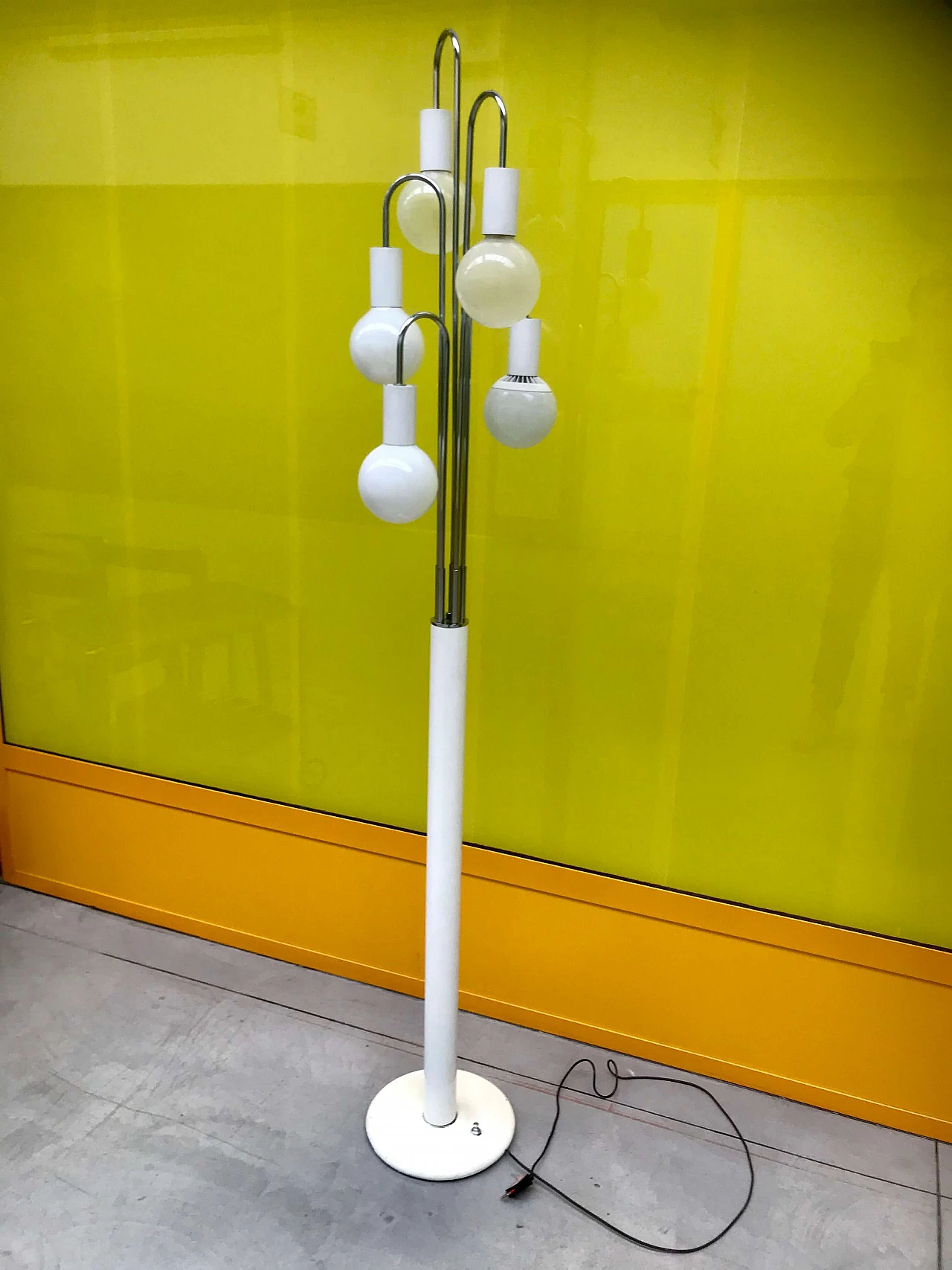 "Waterfall" floor lamp by Robert Sonneman, white and chrome, original 70s 1180265