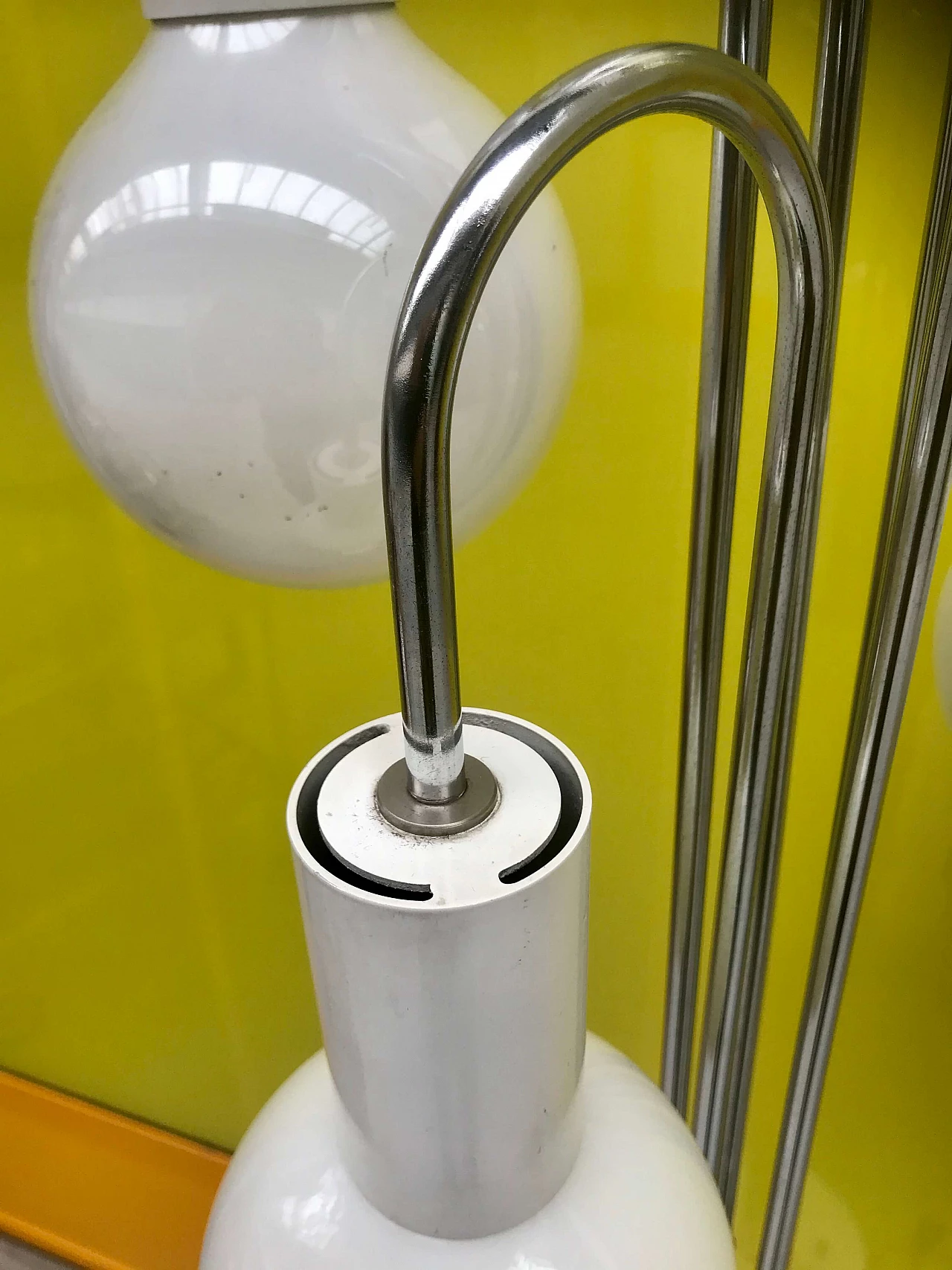 "Waterfall" floor lamp by Robert Sonneman, white and chrome, original 70s 1180268