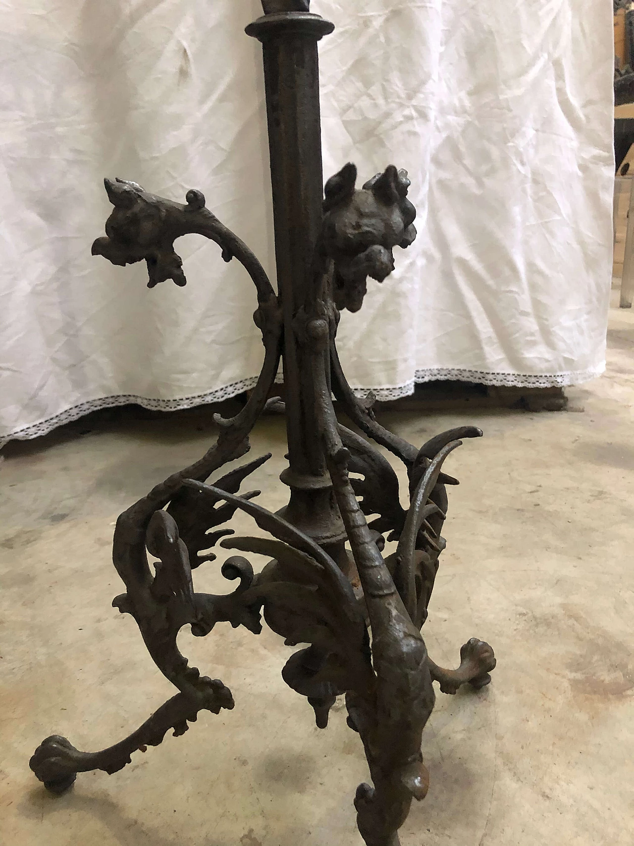 Art Nouveau wrought iron vase holder, 1930s 1084560