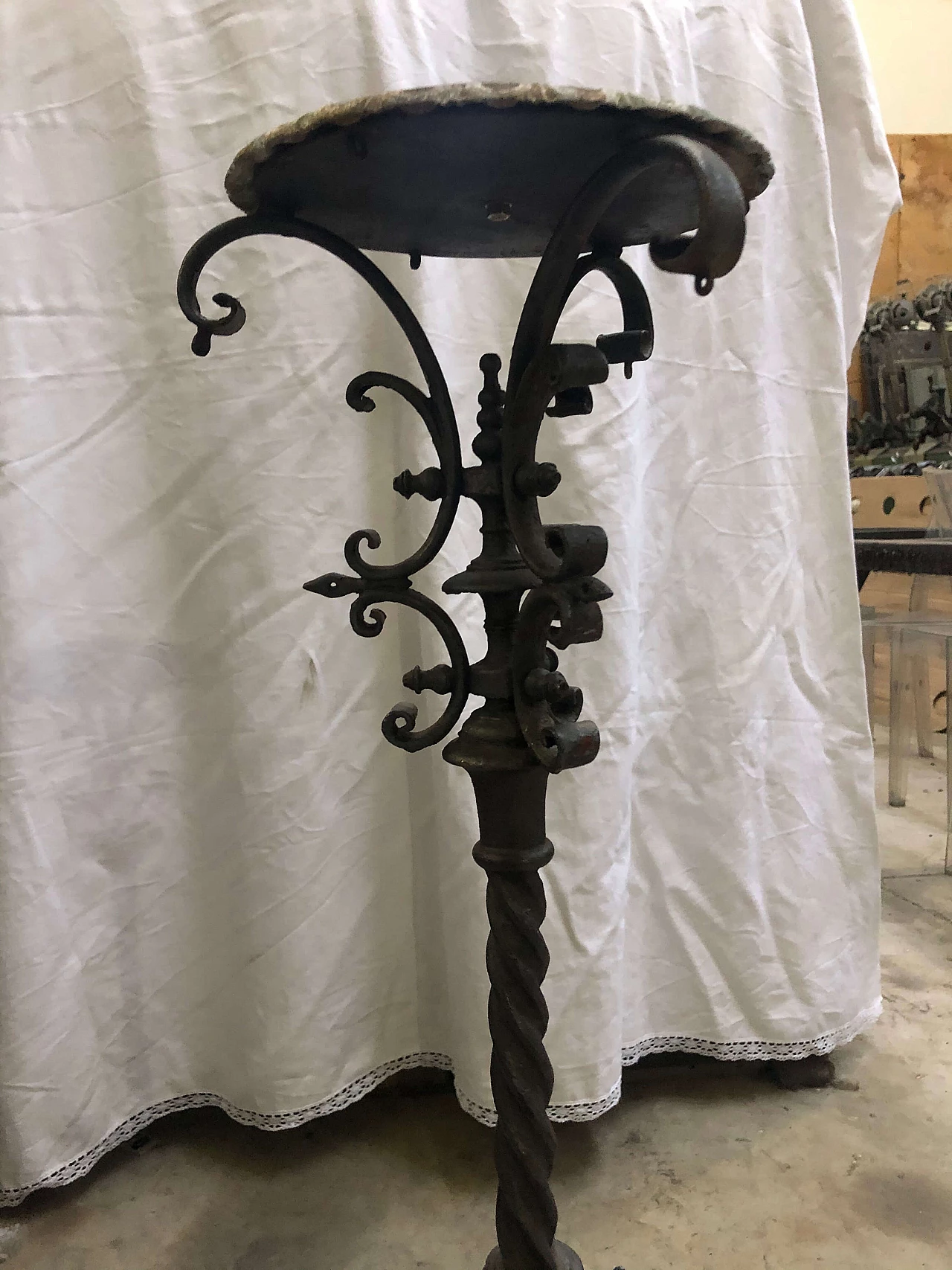 Art Nouveau wrought iron vase holder, 1930s 1084561