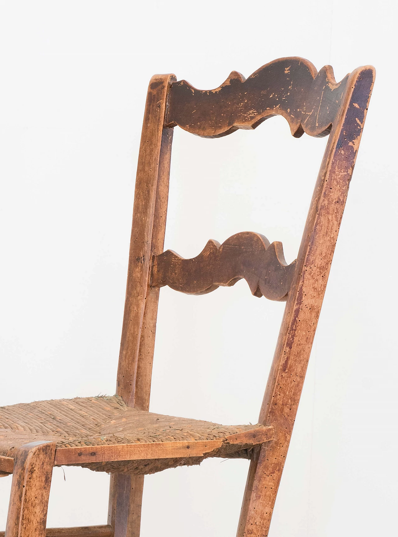 Rustic chair with sabre legs 1084745