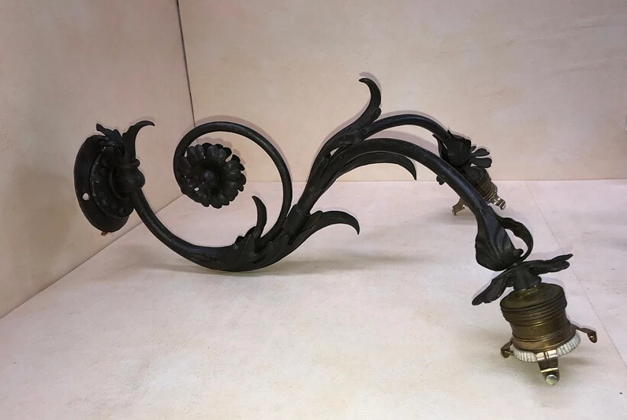 Flower wall sconce with two arms, 30s 1085568