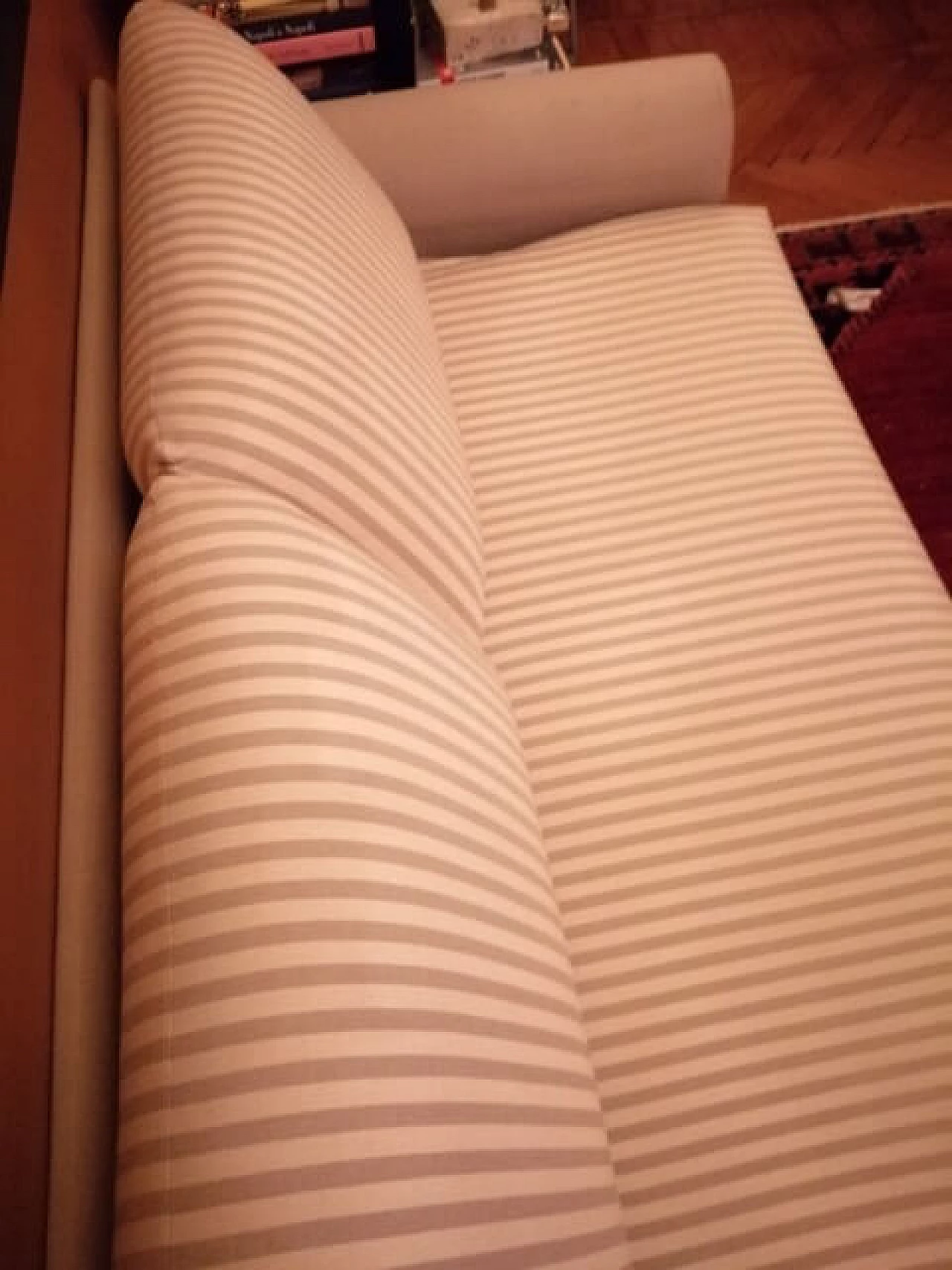 Divano-letto beige con tessuto a righe, anni '80 1086490