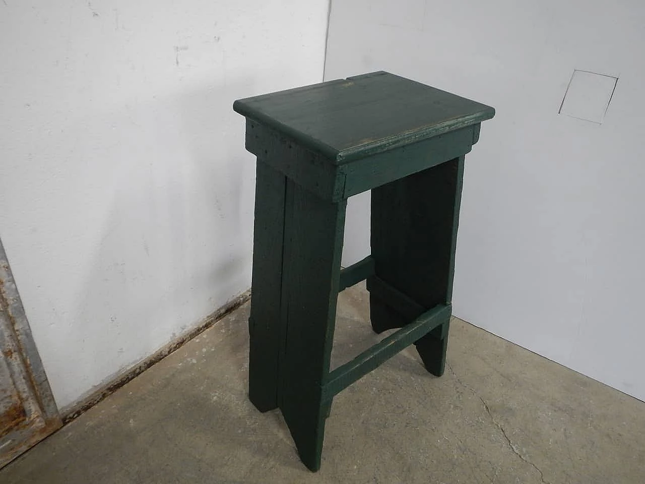 Green wooden stool, industrial, 50s 1086603