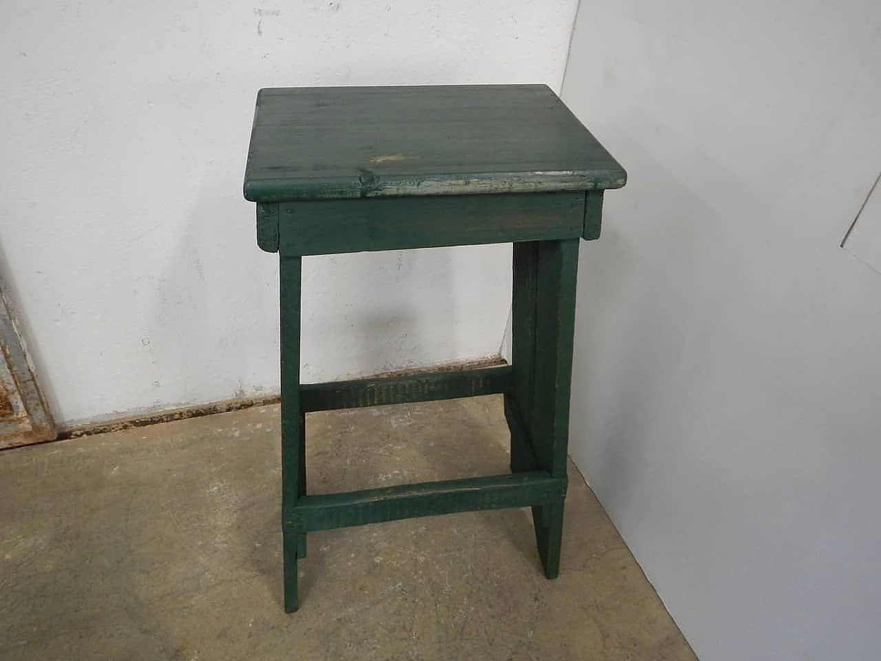 Green wooden stool, industrial, 50s 1086604