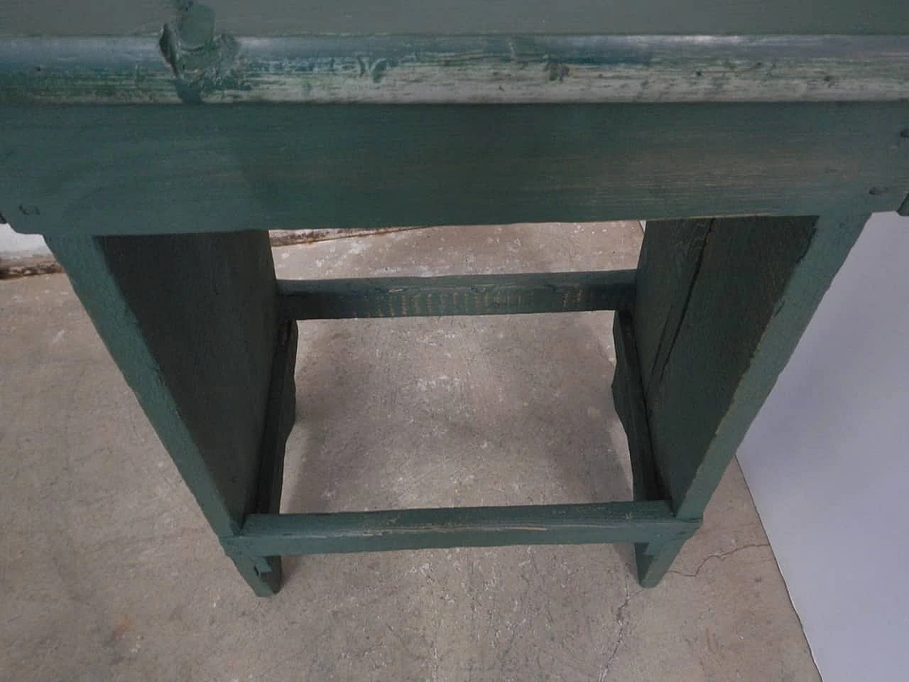 Green wooden stool, industrial, 50s 1086605
