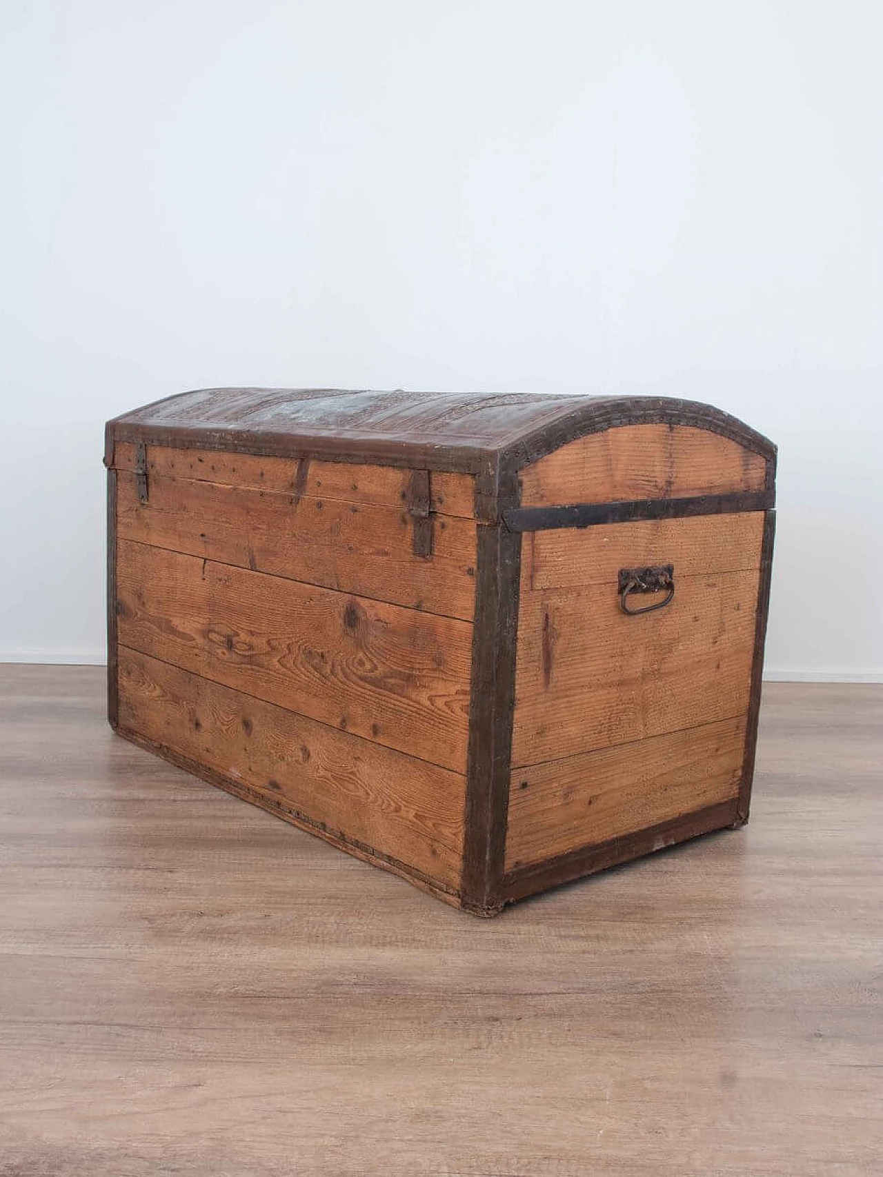 Antique bohemian trunk, in fir and tin, 19th century 1086997