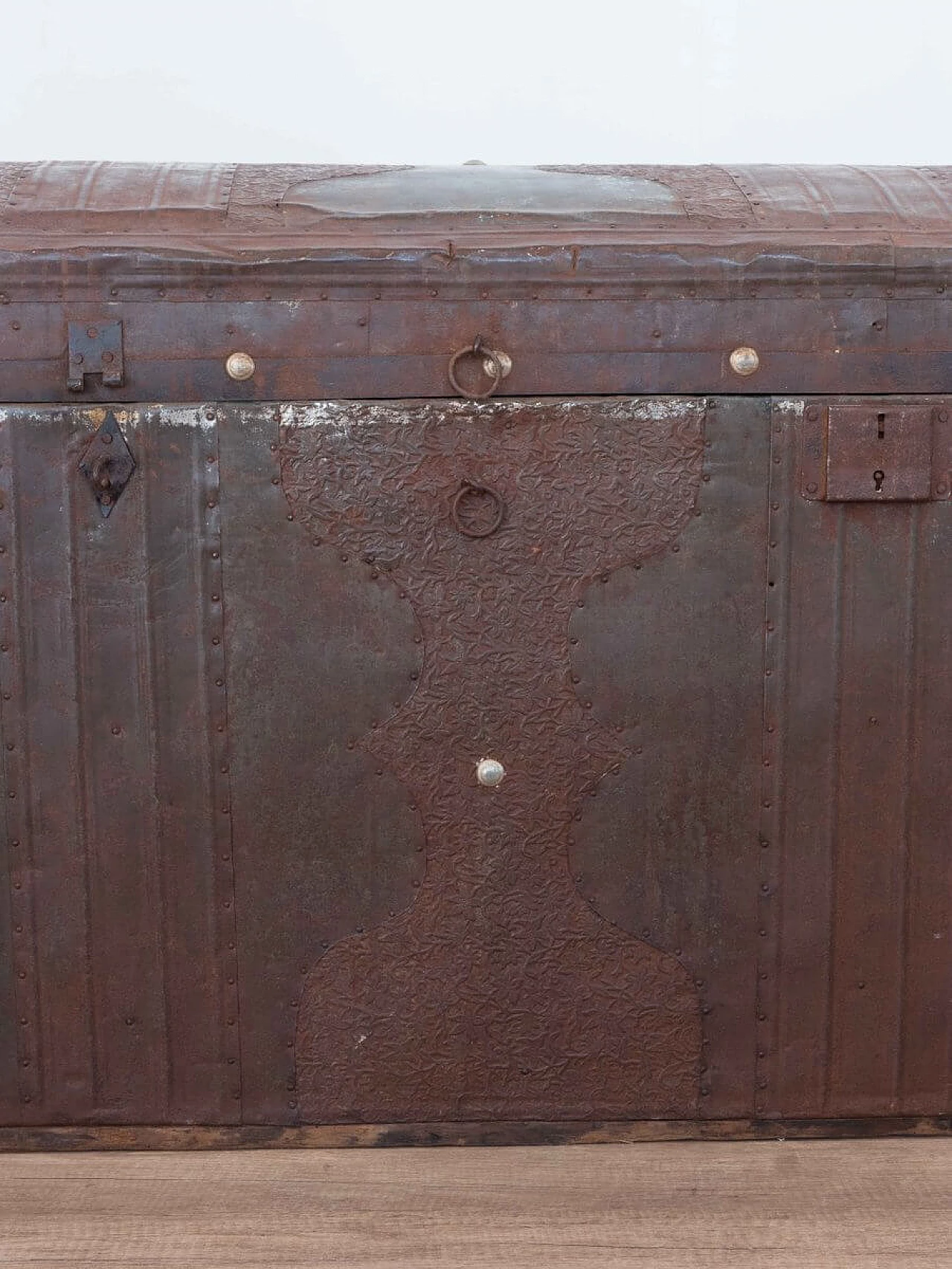 Antique bohemian trunk, in fir and tin, 19th century 1087001