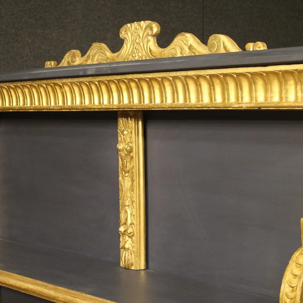 Etagere francese in legno dorato e dipinto 1087581