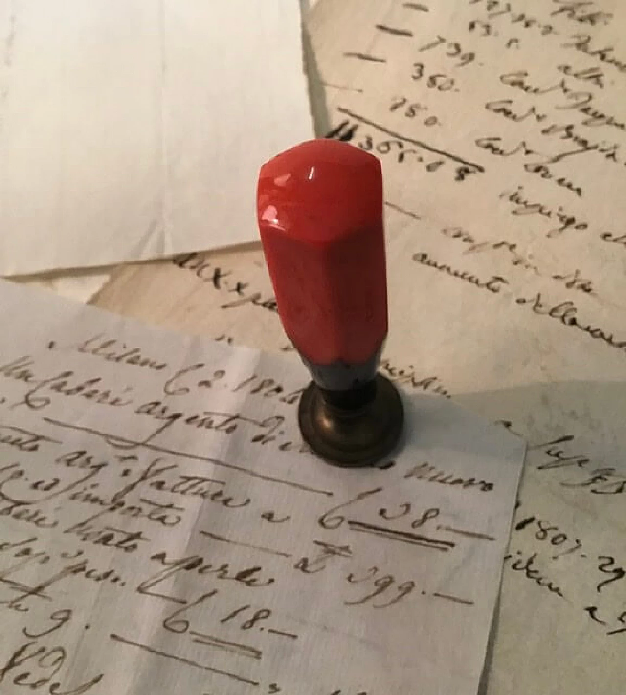 Bakelite seal, letters D F 1087674