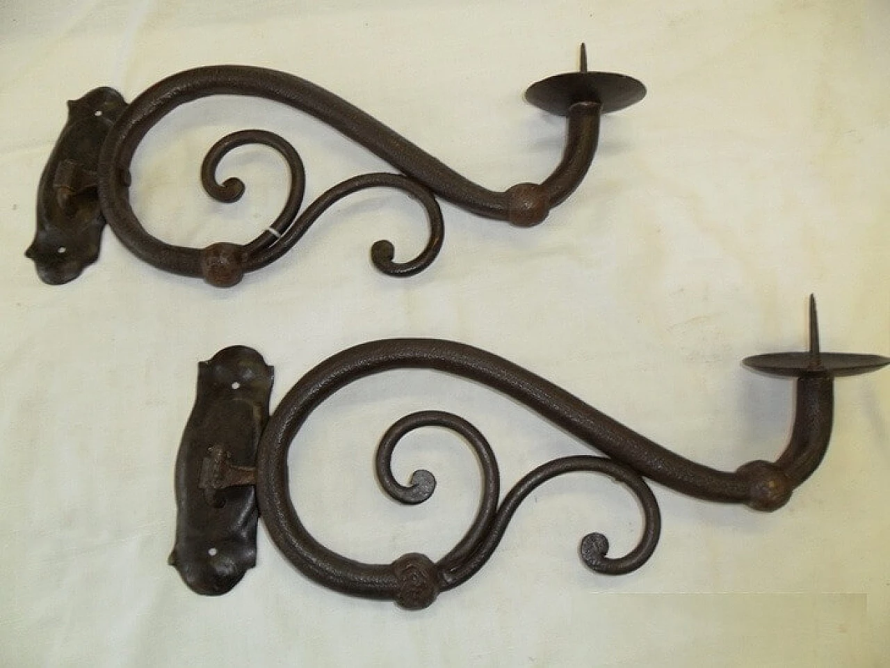 Mobile iron wall sconces with cast iron decoration 1088414