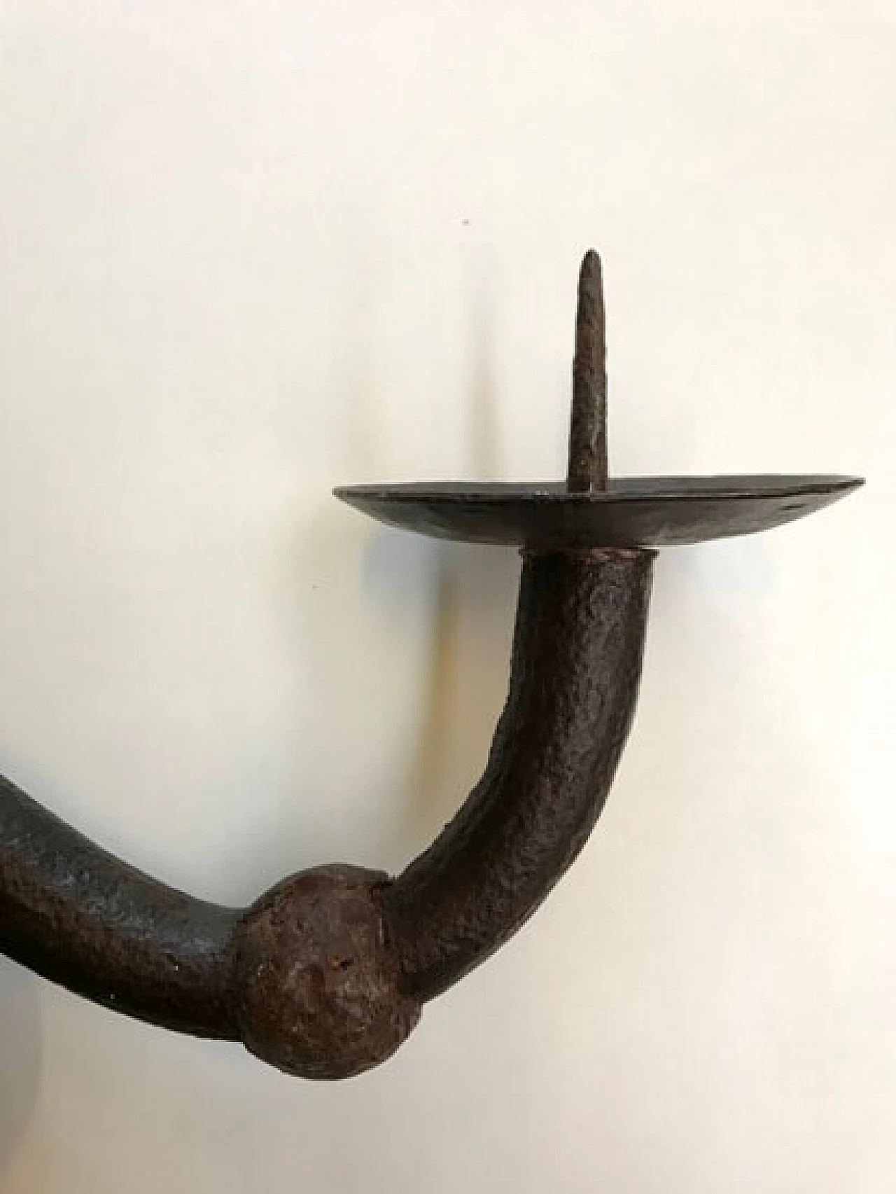 Mobile iron wall sconces with cast iron decoration 1088418