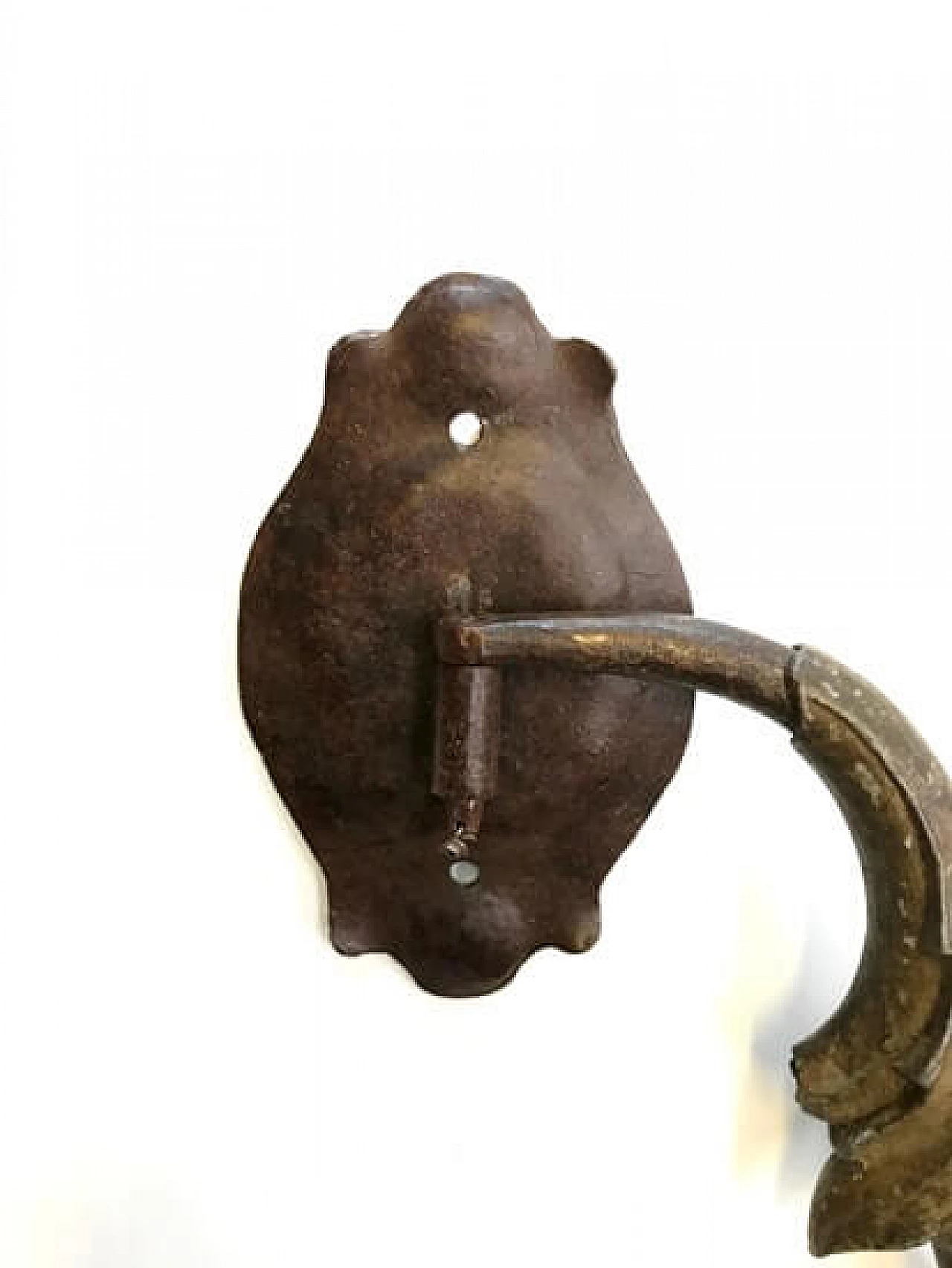 3 Appliques girevoli in ferro, decorazione in piombo fuso 1088431