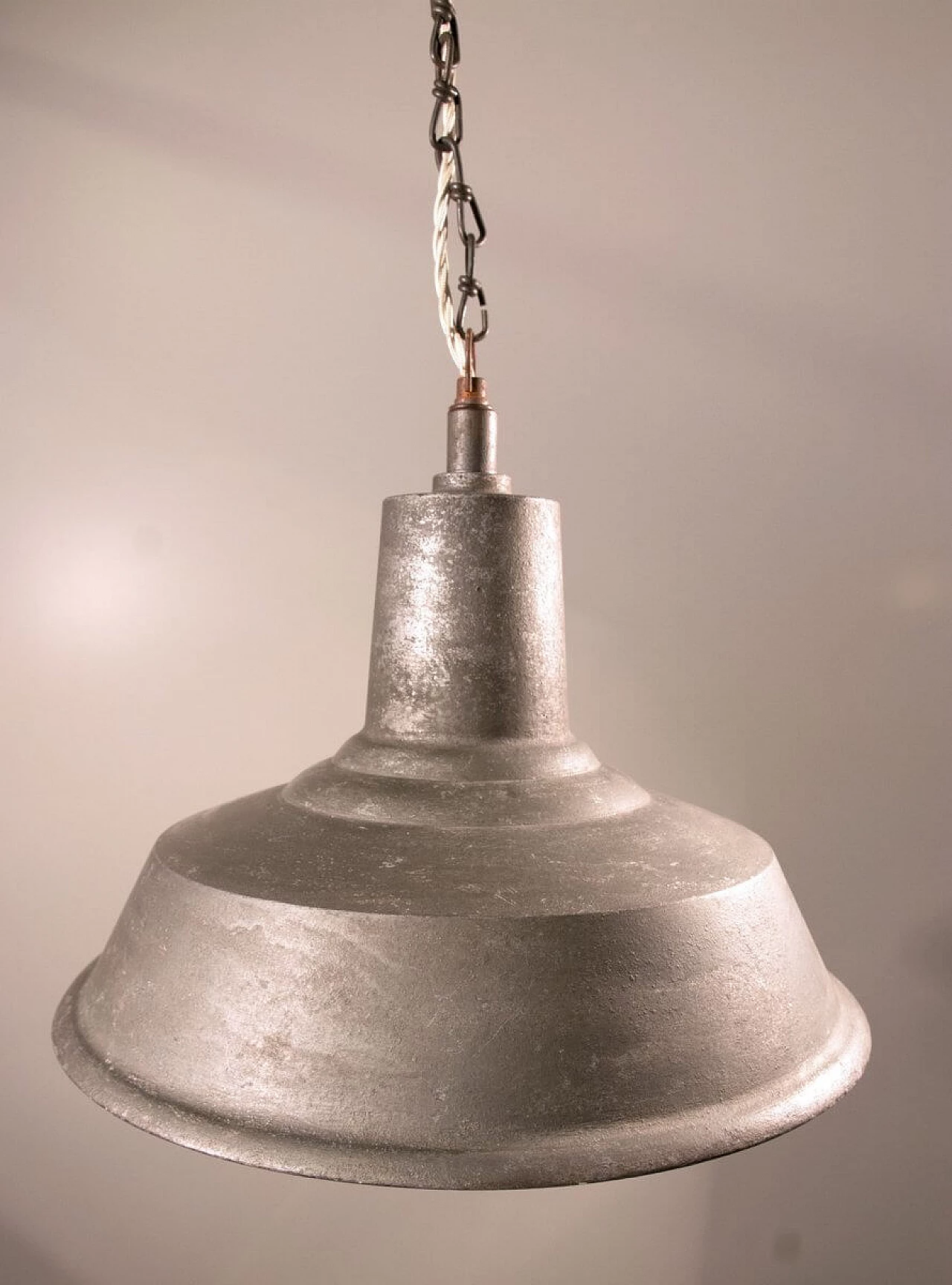 3 Italian cast iron industrial ceiling lamps, 1930s 1088597