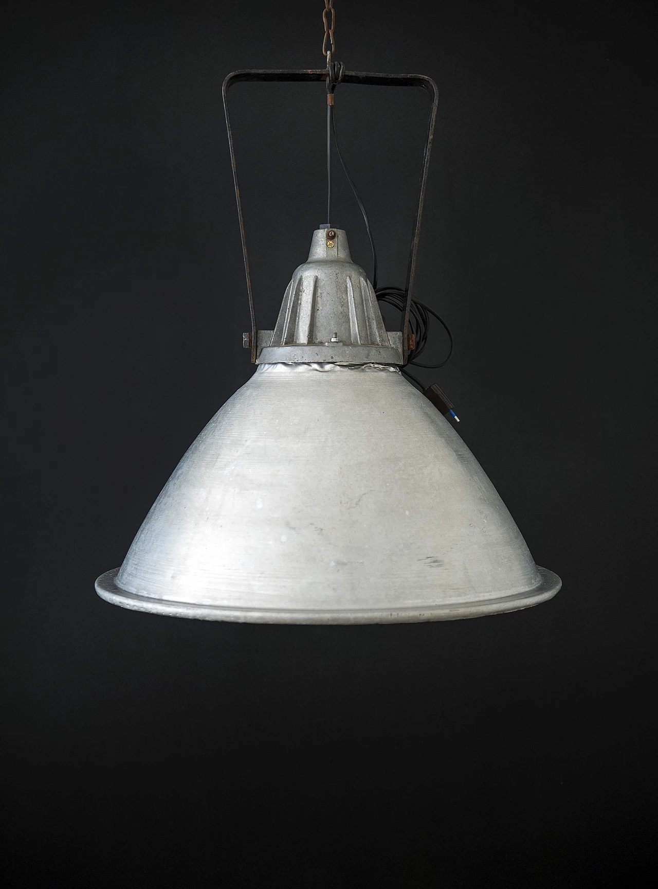 Lampada da soffitto industiale in alluminio, anni '50 1088649