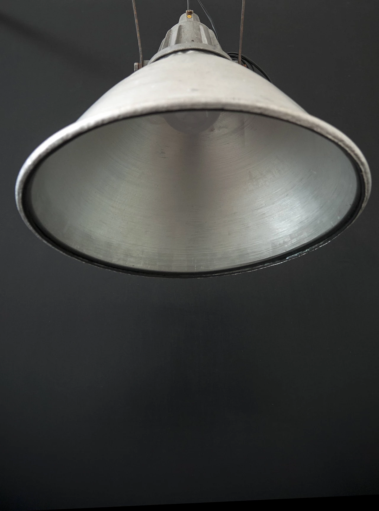Lampada da soffitto industiale in alluminio, anni '50 1088650