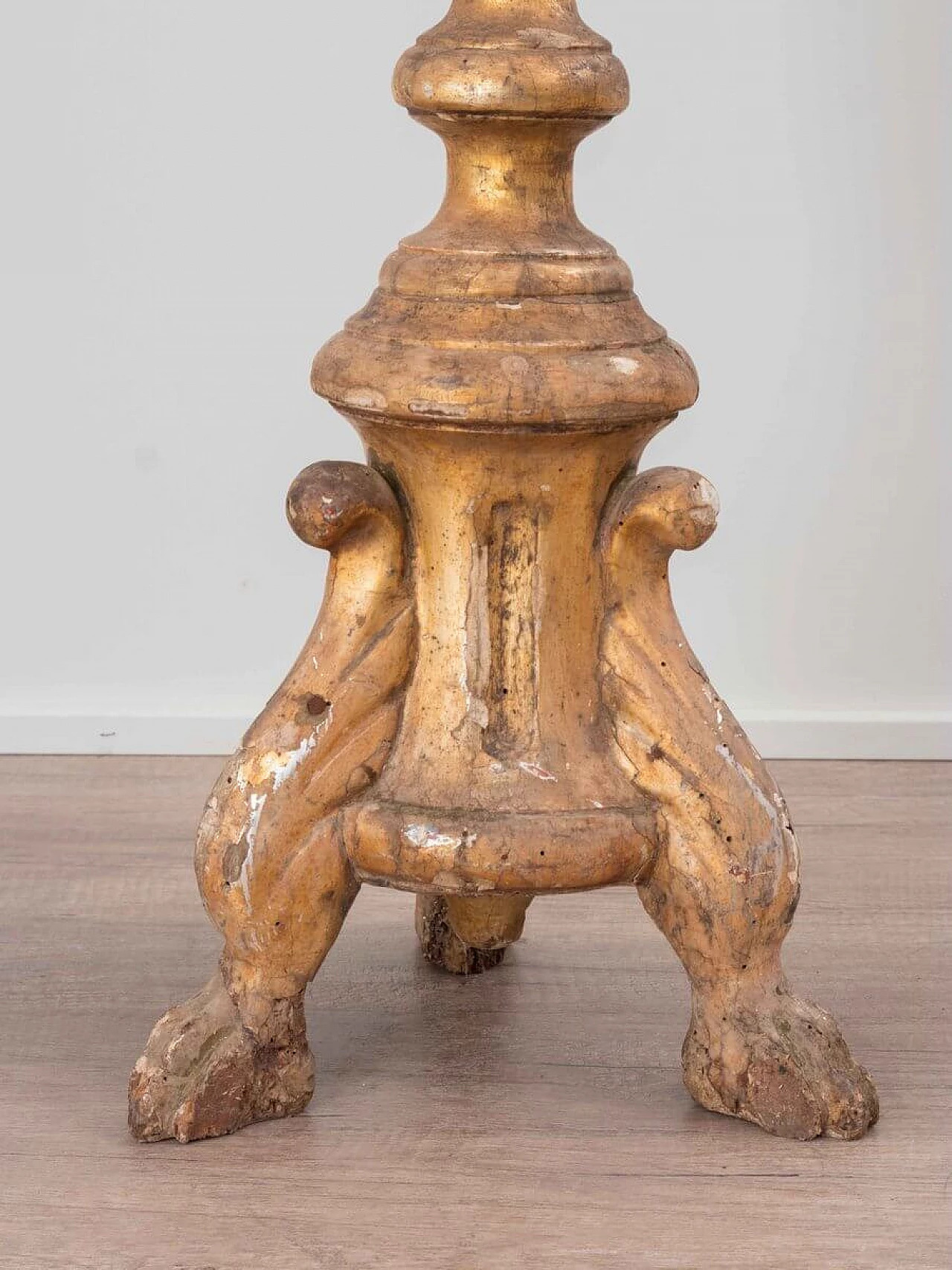 Antique candle holder made of Italian spruce and gold leaf 1088675