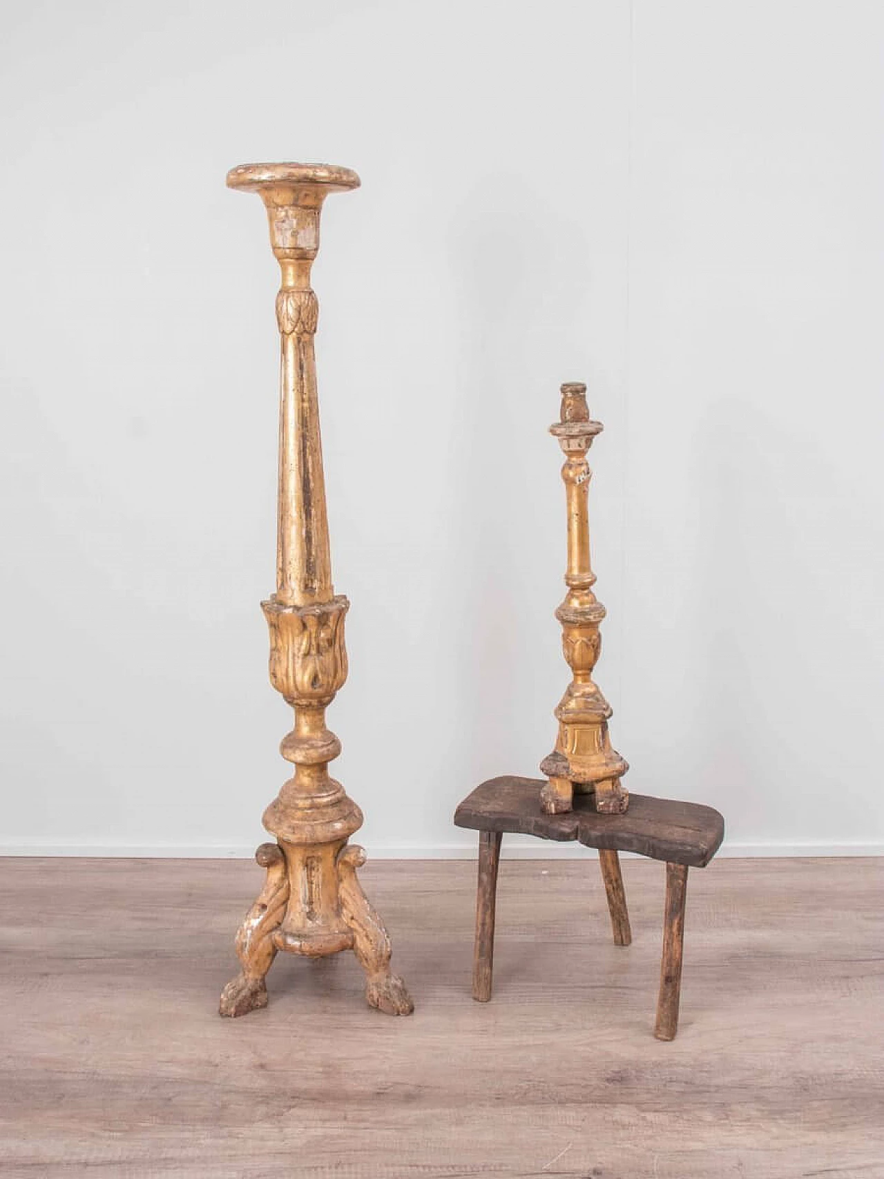 Antique candle holder made of Italian spruce and gold leaf 1088677