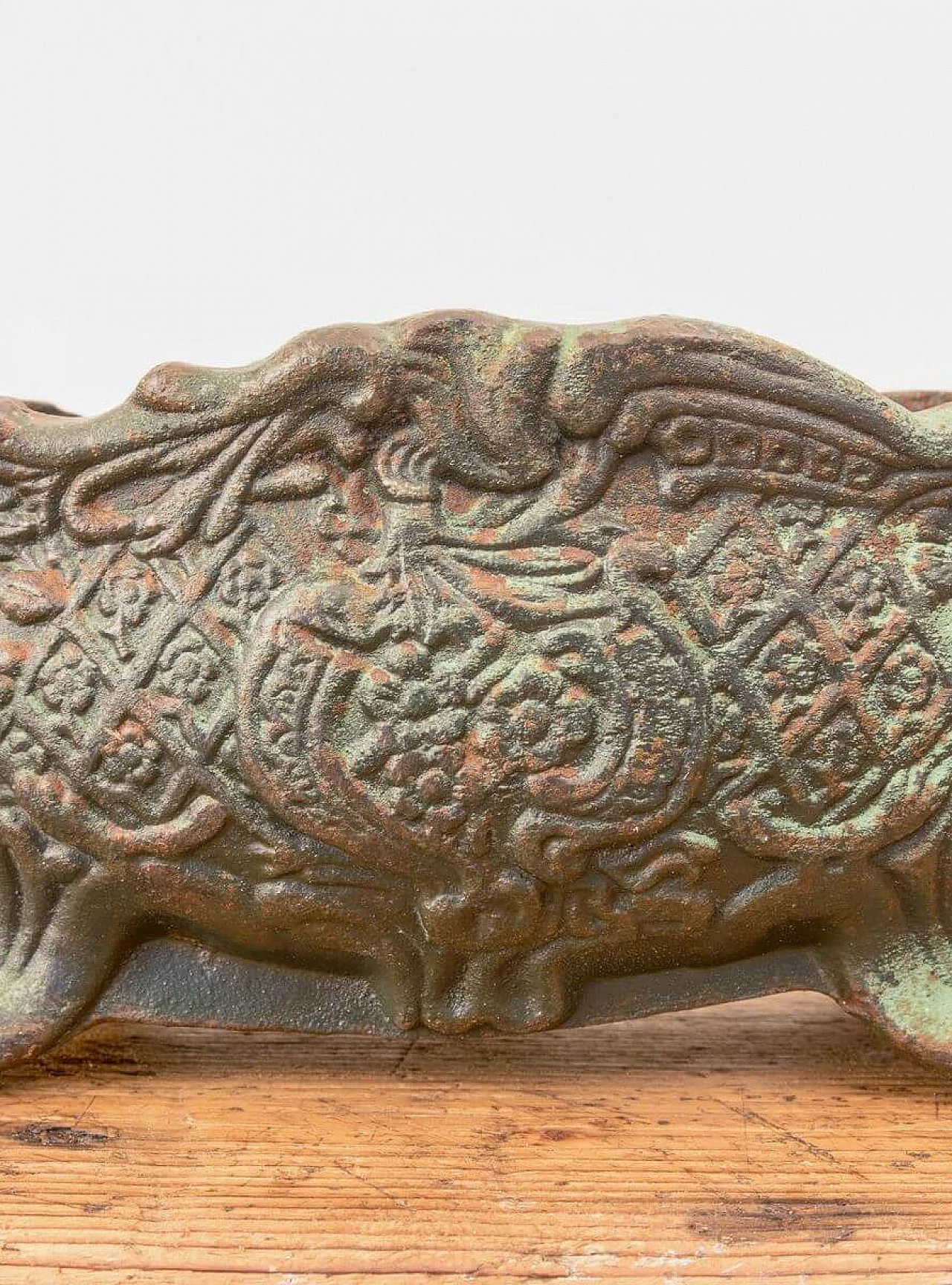 Pair of antique Italian cast iron vases, end of the 19th century 1088855