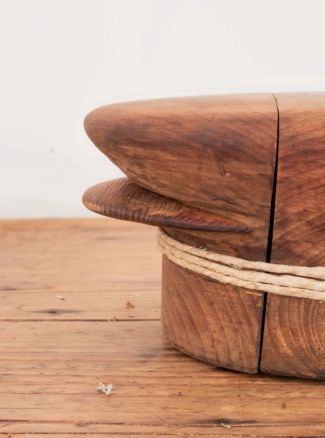 Antico stampo per cappelli in legno, inizio 900 1088881