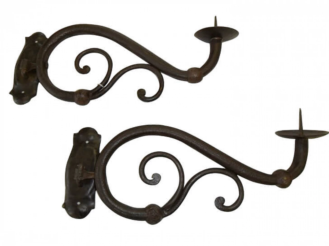 Mobile iron wall sconces with cast iron decoration 1089035