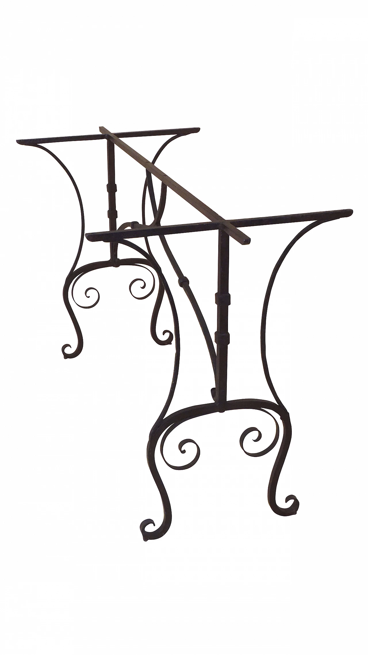 Wrought iron table created with litter tray 1089688
