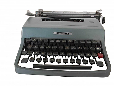 Olivetti Typewriter Letter 32, 70s